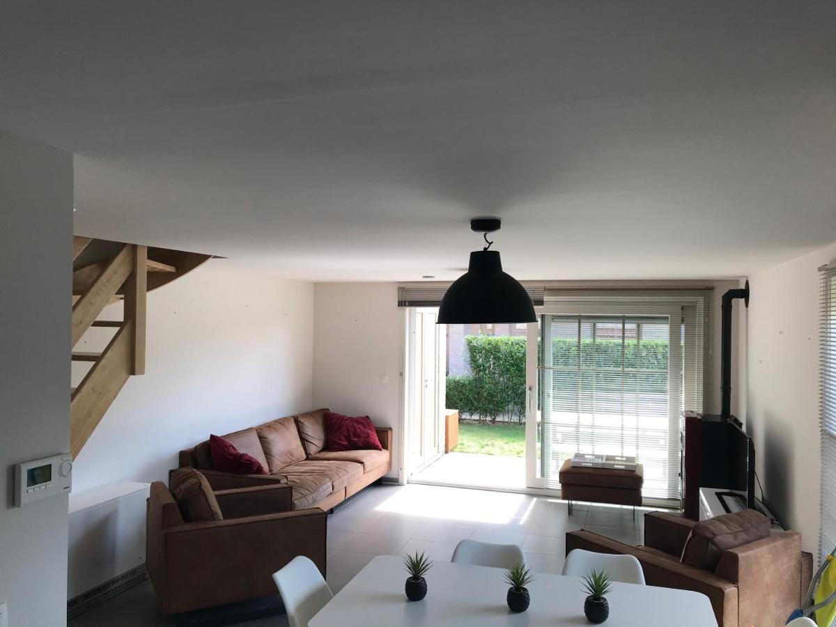 Vakantiehuisje De Panne Vlak Aan Plopsaland En De Zee Bagian luar foto