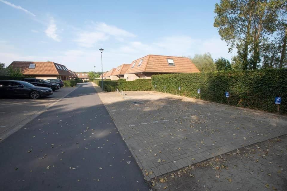 Vakantiehuisje De Panne Vlak Aan Plopsaland En De Zee Bagian luar foto